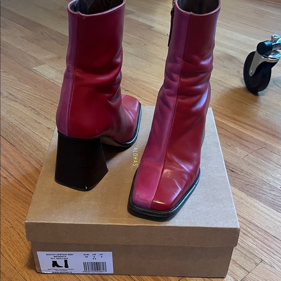 ALOHAS Shoes - ALOHAS South Lipstick and Magenta Heeled Boots